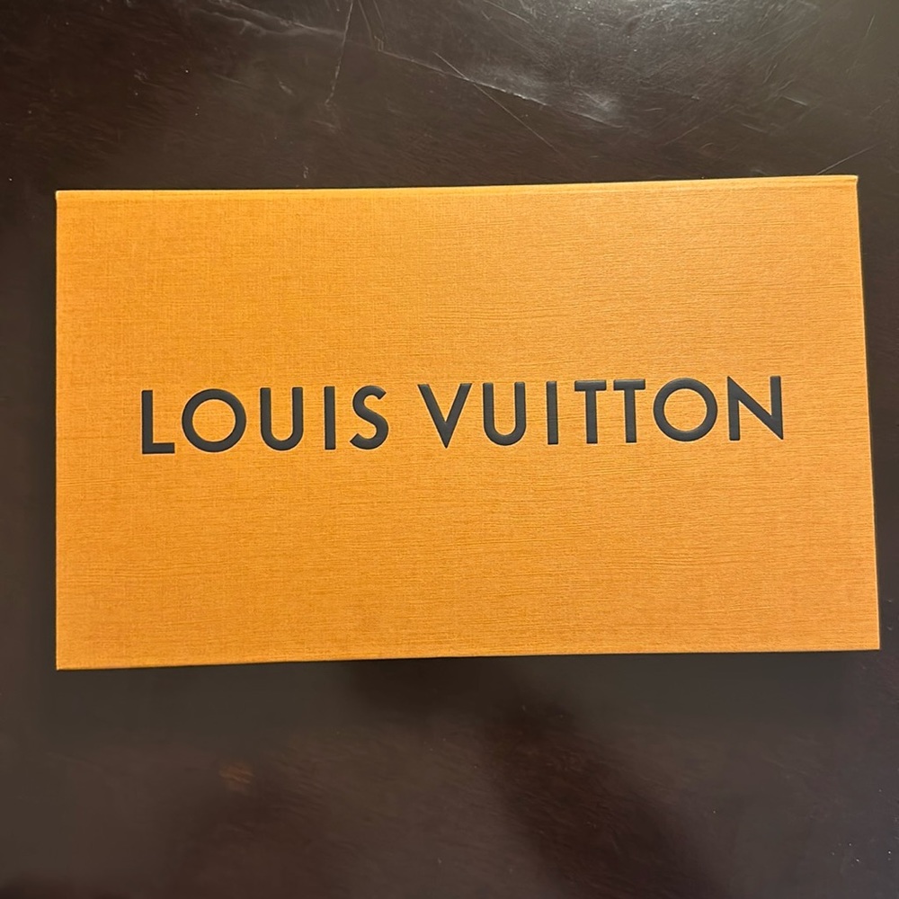Louis Vuitton Gift Card Box. Empty. Comes with envelopes.  Magnetic closure.